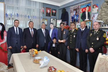 Tovuz döyüşlərində şəhid olan hərbçilərimizin ailələrinə “Vətən uğrunda” medalları təqdim olunub