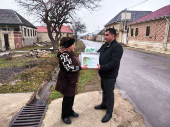 Tovuzda 31 dekabr-Dünya Azərbaycanlılarının Həmrəyliyi günü və Yeni il münasibəti ilə bayram sovqatı paylanılıb