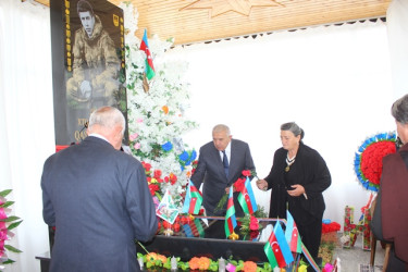 İcra başçısının anım günü münasibəti ilə şəhid məzarlarını ziyarəti davam edir