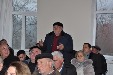 Rayon İcra Hakimiyyətinin başçısı Məmməd Məmmədov Azaflı kəndində səyyar qəbul keçirib