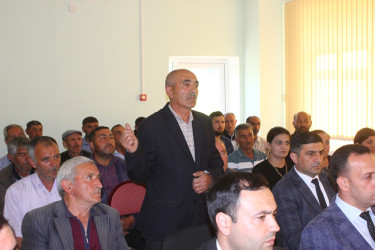 Tovuz Rayon İcra Hakimiyyətinin başçısı Həsənli kəndində səyyar qəbul keçirib