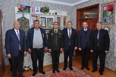 Tovuz döyüşlərində şəhid olan hərbçilərimizin ailələrinə “Vətən uğrunda” medalları təqdim olunub