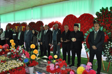 Tovuz Rayon İcra Hakimiyyəti başçısı şəhid ailələrini ziyarət edib