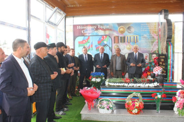 İcra başçısının anım günü münasibəti ilə şəhid məzarlarını ziyarəti davam edir
