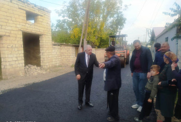 Rayon İcra Hakimiyyətinin başçısı Məmməd Məmmədov Tovuz şəhərində yolların asfaltlanması işləri ilə tanış olub