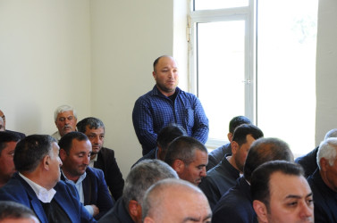 Rayon İcra Hakimiyyətinin başçısı Məmməd Məmmədov Kirən kənd sakinləri ilə növbəti səyyar qəbul keçirib