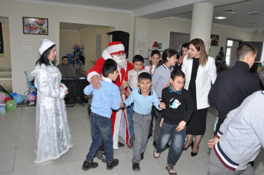 Tovuzda O.Cabbarov adına Qovlar şəhər inteqrasiya təlimli internat tipli gimnaziyada 31 Dekabr – Dünya Azərbaycanlıların Həmrəyliyi Günü və Yeni il münasibətilə bayram tədbiri keçirilib